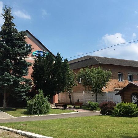 Міні-Готель Нептун Rivne Esterno foto