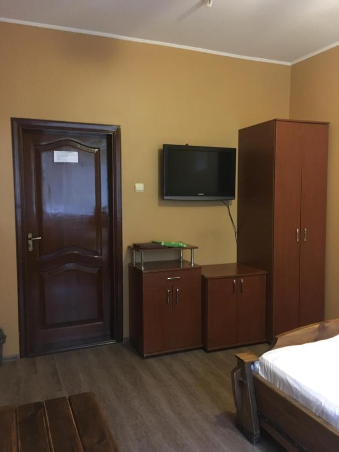Міні-Готель Нептун Rivne Esterno foto