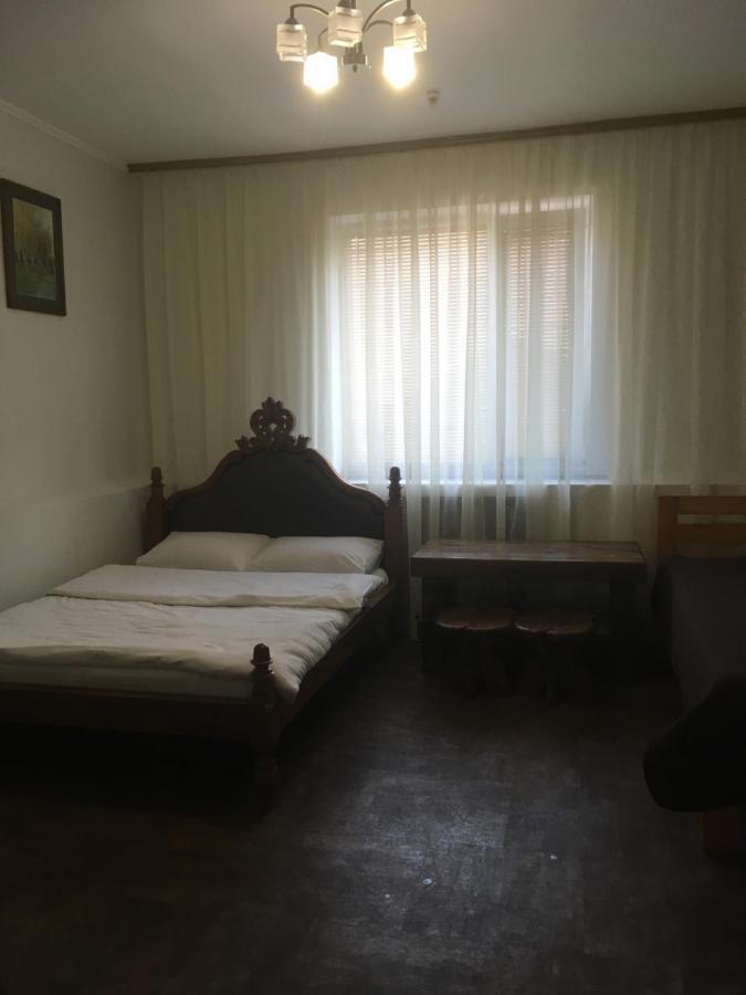 Міні-Готель Нептун Rivne Esterno foto